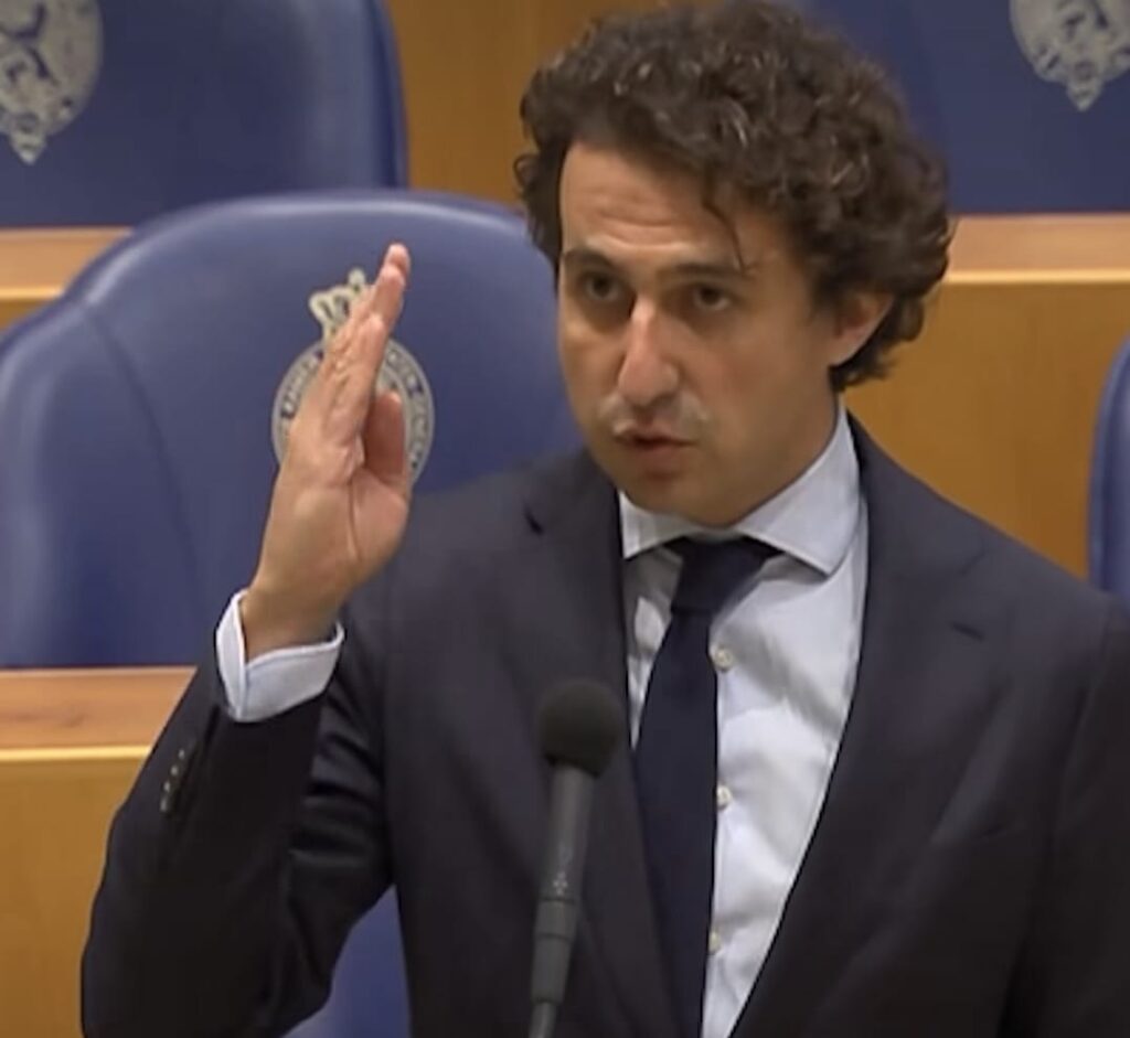 WhatsApp Image 2025 12 09 at 16.49.31